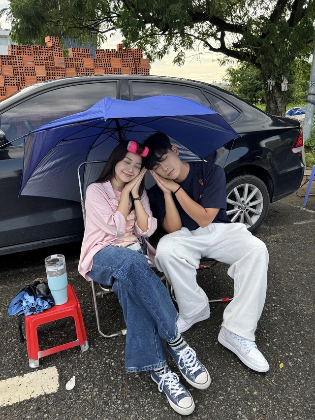 Cặp sao Vbiz công khai tình tứ khắp MXH: Cả đôi đẹp sang dữ dội, visual như đắp nguyên tảng kim cương- Ảnh 2.