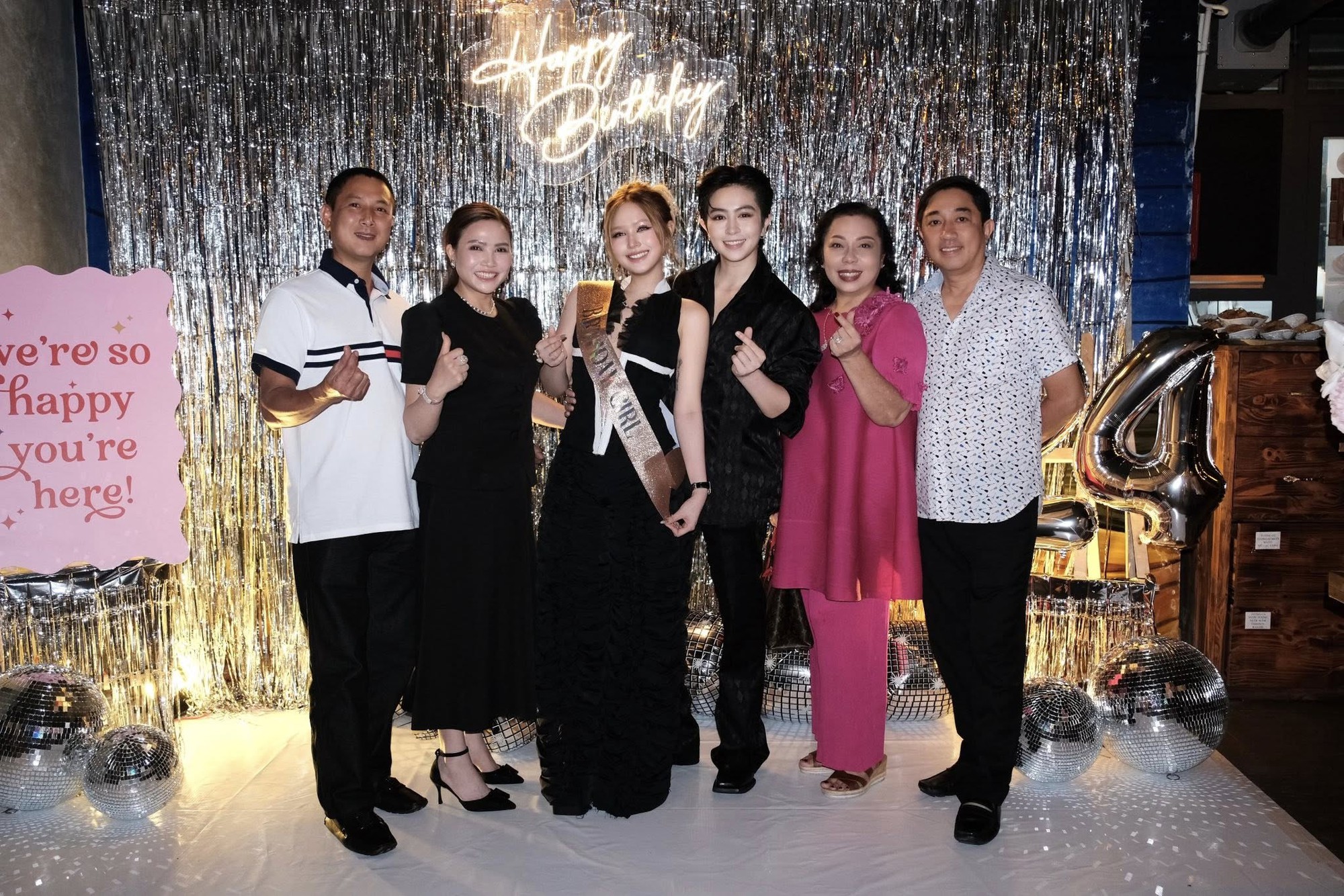 Xoài Non về quê ra mắt họ hàng người yêu, mối quan hệ với mẹ Gil Lê lộ rõ qua 1 chi tiết- Ảnh 2. Xoài Non về quê ra mắt họ hàng người yêu, mối quan hệ với mẹ Gil Lê lộ rõ qua 1 chi tiết- Ảnh 2.