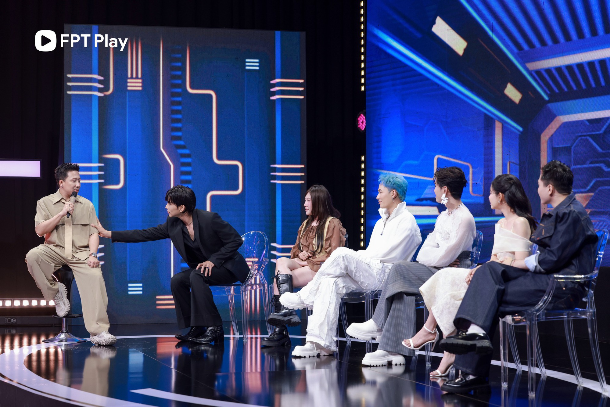 Show Giải trí của năm tại WeChoice 2025: Bức tranh đa màu sắc và xu hướng mới- Ảnh 1. Show Giải trí của năm tại WeChoice 2025: Bức tranh đa màu sắc và xu hướng mới- Ảnh 1.