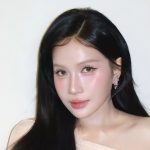 Nữ diễn viên miền Tây giàu nhất Vbiz: Tiền nhiều đến mức rải khắp nơi, nhan sắc ngoài đời đẹp gấp 100 lần trên phim 58110994513827544898860226248869811984063927n 194826 1767879911005 17678799112331249623436 92 0 798 1348 crop 1767879977282913622528jpg