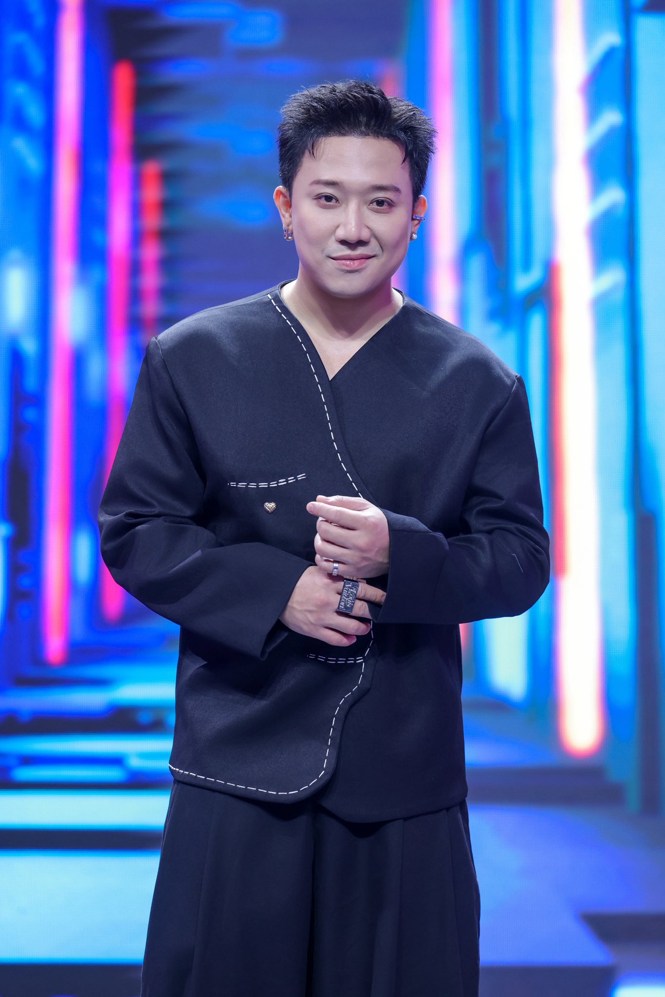 Nam nghệ sĩ tài sản hơn 1.000 tỉ, có sở thích lạ không giống ai- Ảnh 2.