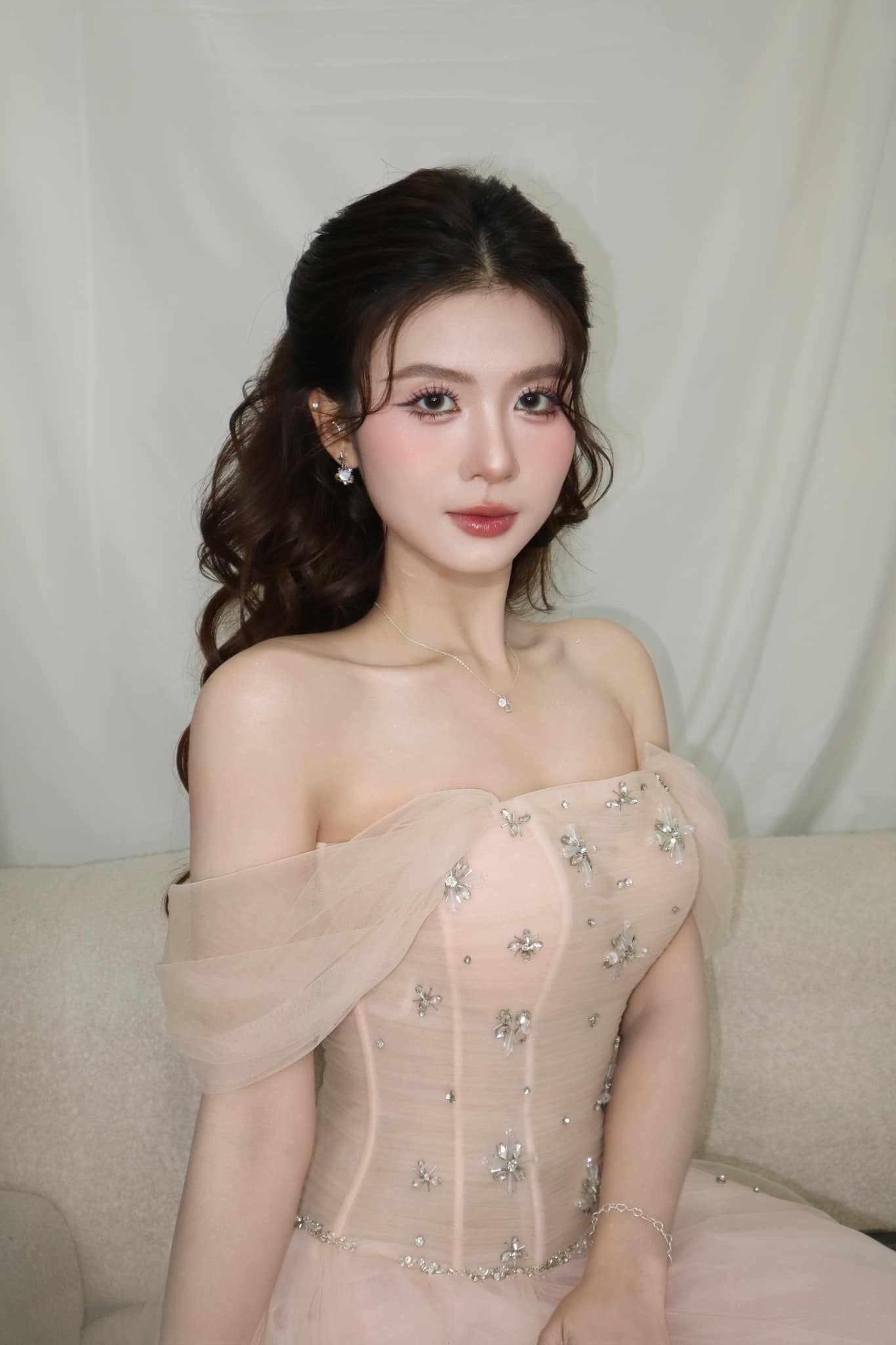 Quá khứ của nữ diễn viên phim