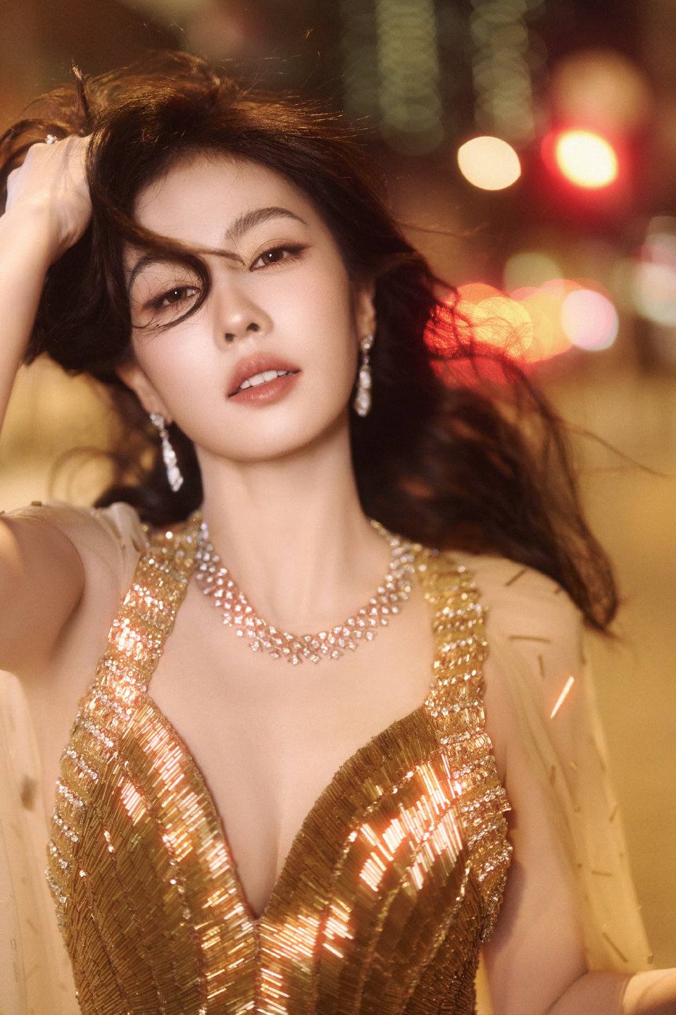 Nhìn mỹ nhân này cúi chào mà ngỡ mộng cảnh ngàn năm: Người đẹp làm gì cũng đẹp, đóng phim nào nghiện nặng phim đó- Ảnh 2.