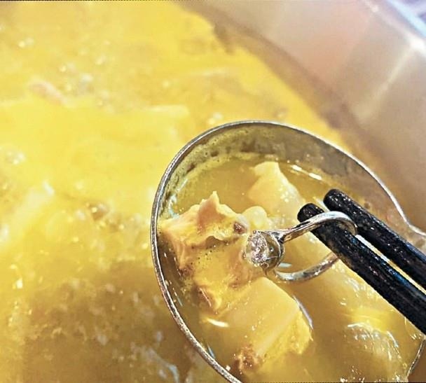 Cặp đôi diễn viên hủy bỏ đám cưới diễn ra hôm nay vì đàng trai ép bạn gái học tiếng Anh trước khi ngủ- Ảnh 4.