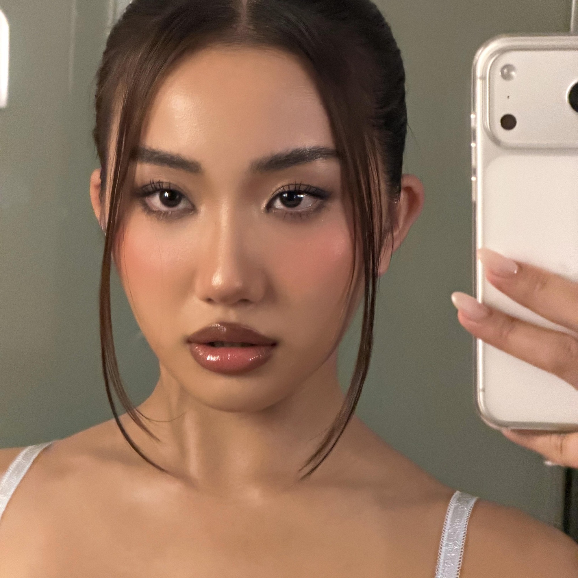 Huyền 204 và Xoài Non: 18 tuổi lấy chồng thiếu gia, 4 năm sau