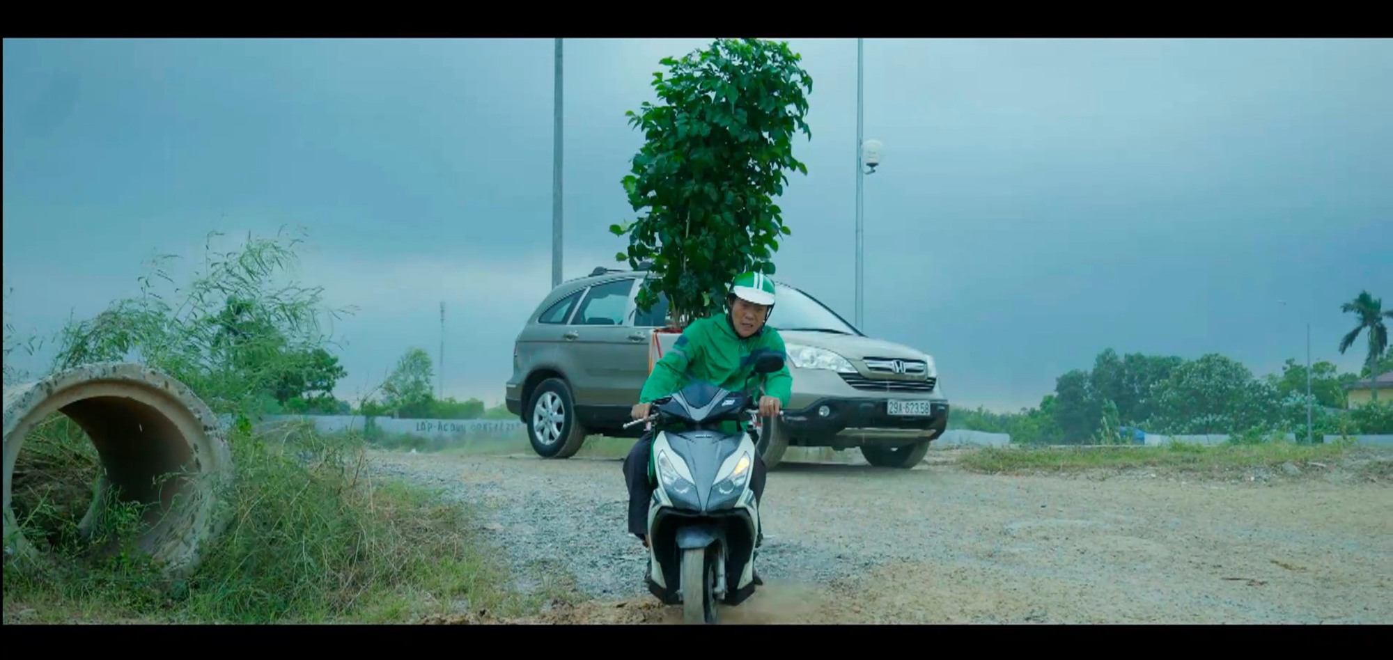 Gia cảnh sa sút, 2 vợ chồng giấu nhau đi làm shipper nhưng bị cả MXH lên án- Ảnh 2.