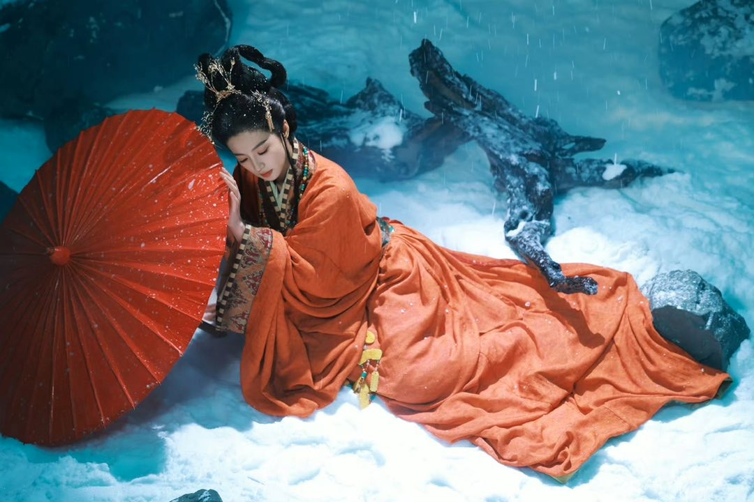 Lần đầu có mỹ nhân “mặt như mâm bạc” lại được khen nức nở: Visual tuyệt tác hội họa, không thể đẹp hơn được nữa- Ảnh 4.