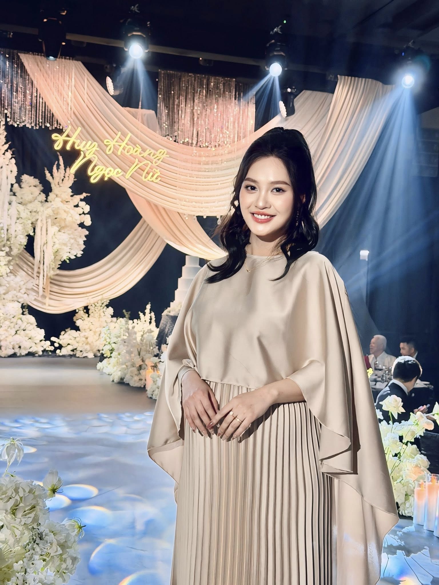 Hoa hậu Việt và chồng Phó giám đốc hơn 8 tuổi chào đón con đầu lòng- Ảnh 2.