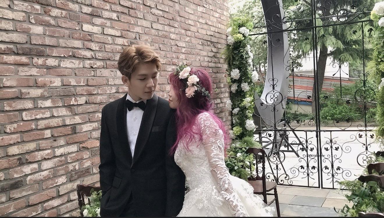 Nữ ca sĩ cưới chồng kém 4 tuổi, 8 năm không con cái vẫn hạnh phúc, U40 trẻ đẹp như 20- Ảnh 4.