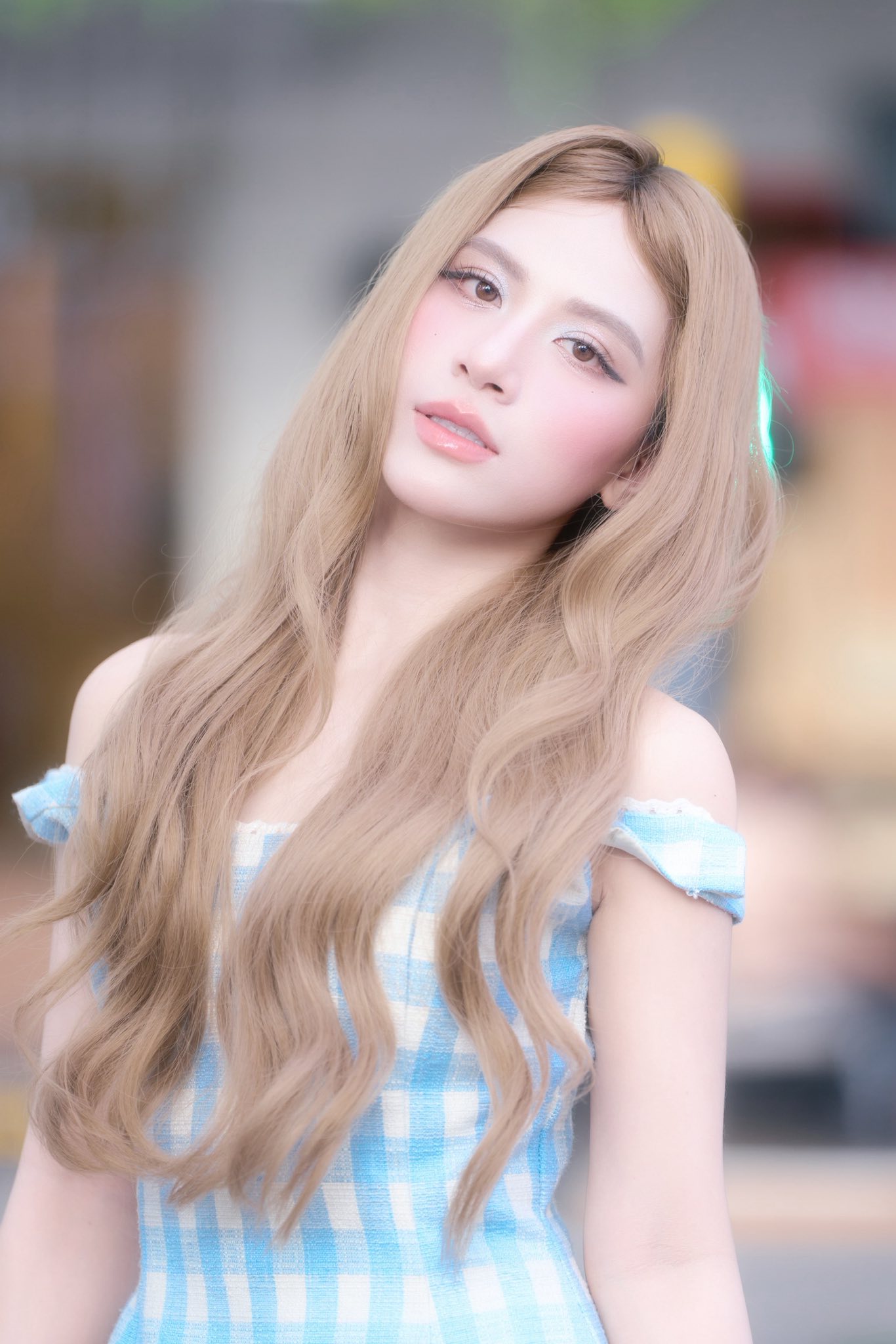 Bắt gặp cặp sao Vbiz công khai diện đồ đôi, ôm eo giữa sự kiện: Muốn chối không yêu nhau còn khó hơn lên trời- Ảnh 4.