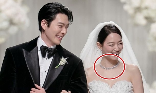 Hot rần rần ảnh Shin Min Ah - Kim Woo Bin đi hưởng tuần trăng mật, chi tiết đặc biệt khiến MXH nổ tung- Ảnh 5.