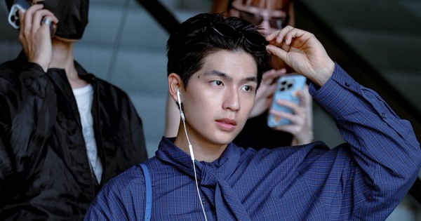 7 triệu người phát cuồng vì mỹ nam Việt được khen đẹp hơn Hứa Quang Hán 59865504714242981623876582375632047559644468nqddx 1766055846219 1766055846557853565132 296 0 1011 1366 crop 1766056443084260018964jpg