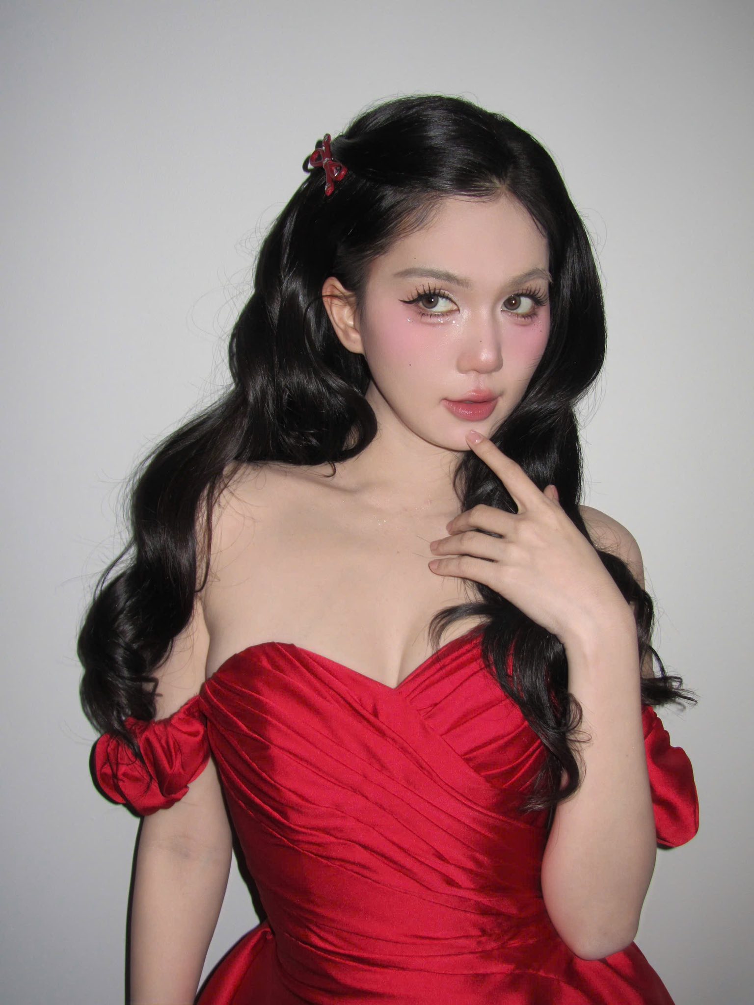 Lộ ảnh Ngọc Trinh ra mắt gia đình 1 nam diễn viên Vbiz giàu có, đẹp trai- Ảnh 7.