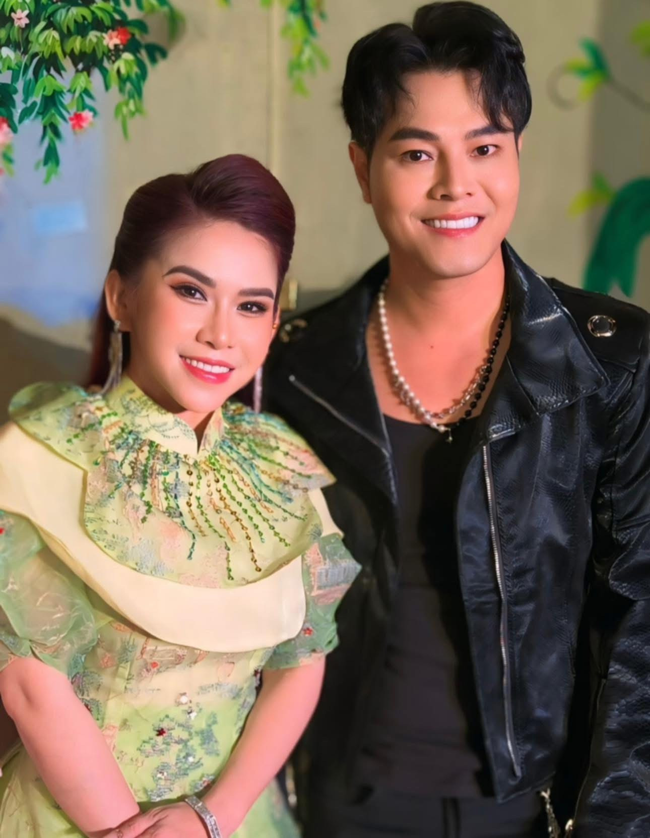 Nghệ sĩ Bình Tinh và ca sĩ Nhật Minh Nghệ sĩ Bình Tinh và ca sĩ Nhật Minh