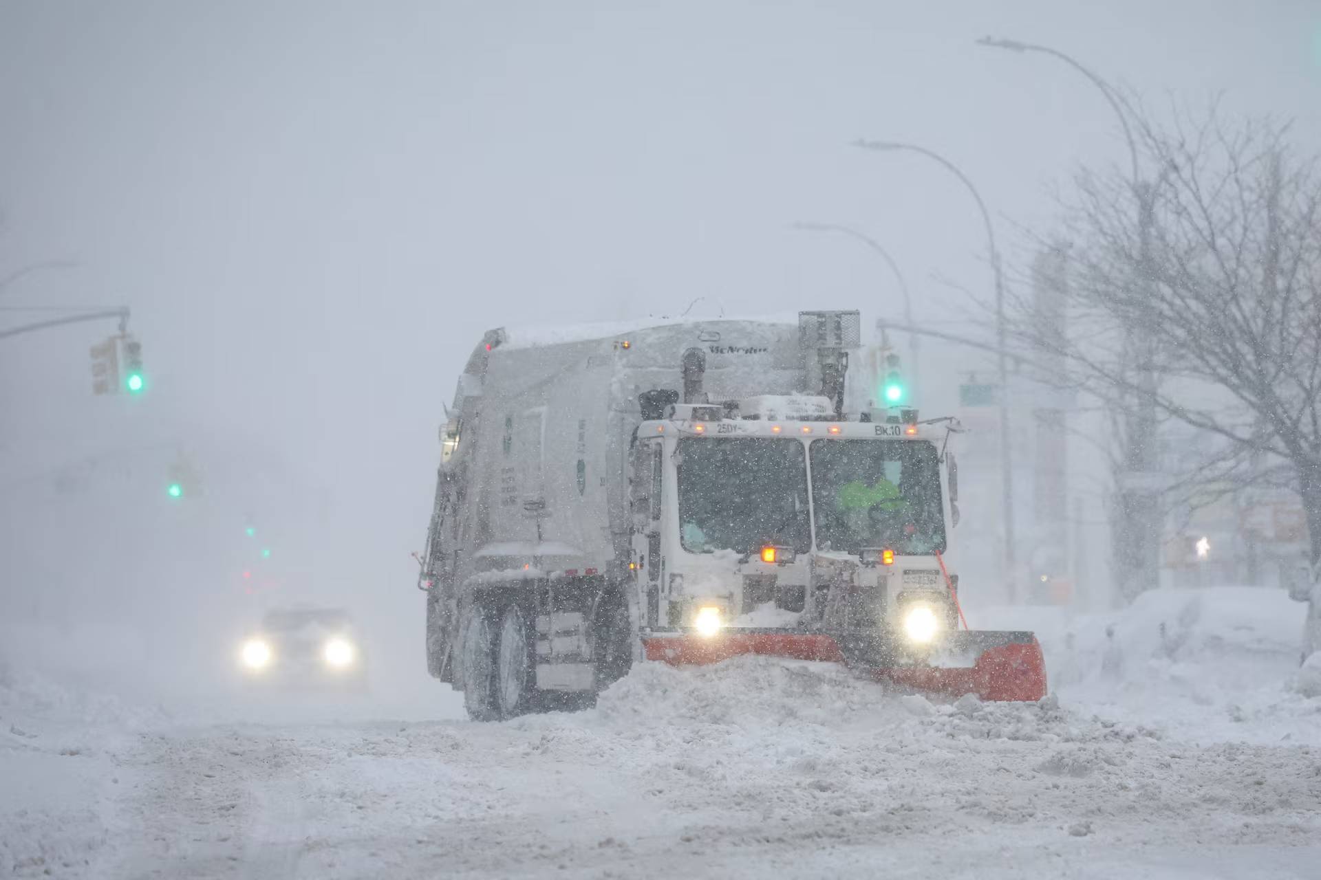 Phía sau khung cảnh New York trắng xóa như cổ tích những ngày này- Ảnh 9.