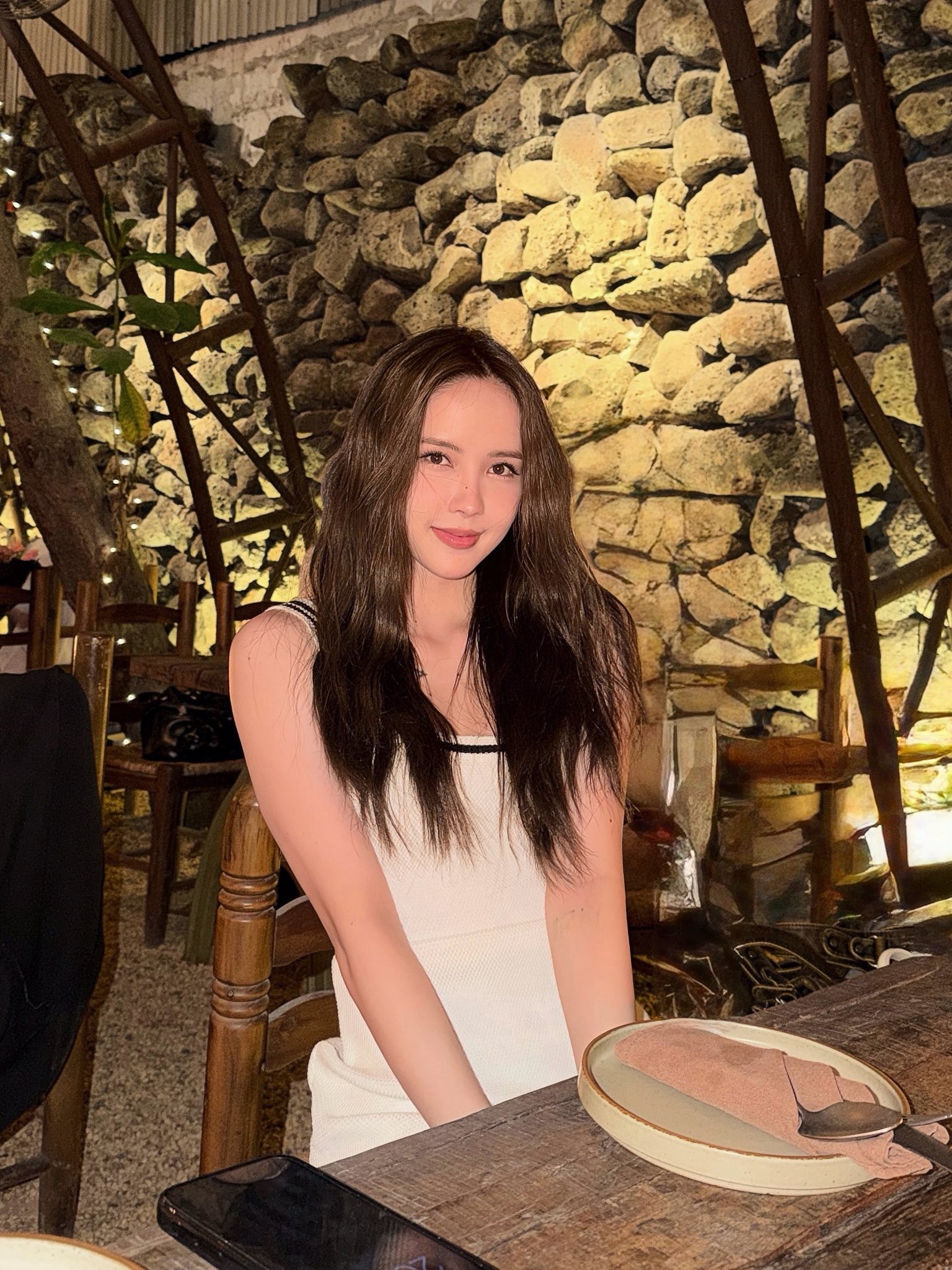 Thiều Bảo Trâm hẹn hò bạn thân Trấn Thành?- Ảnh 2.