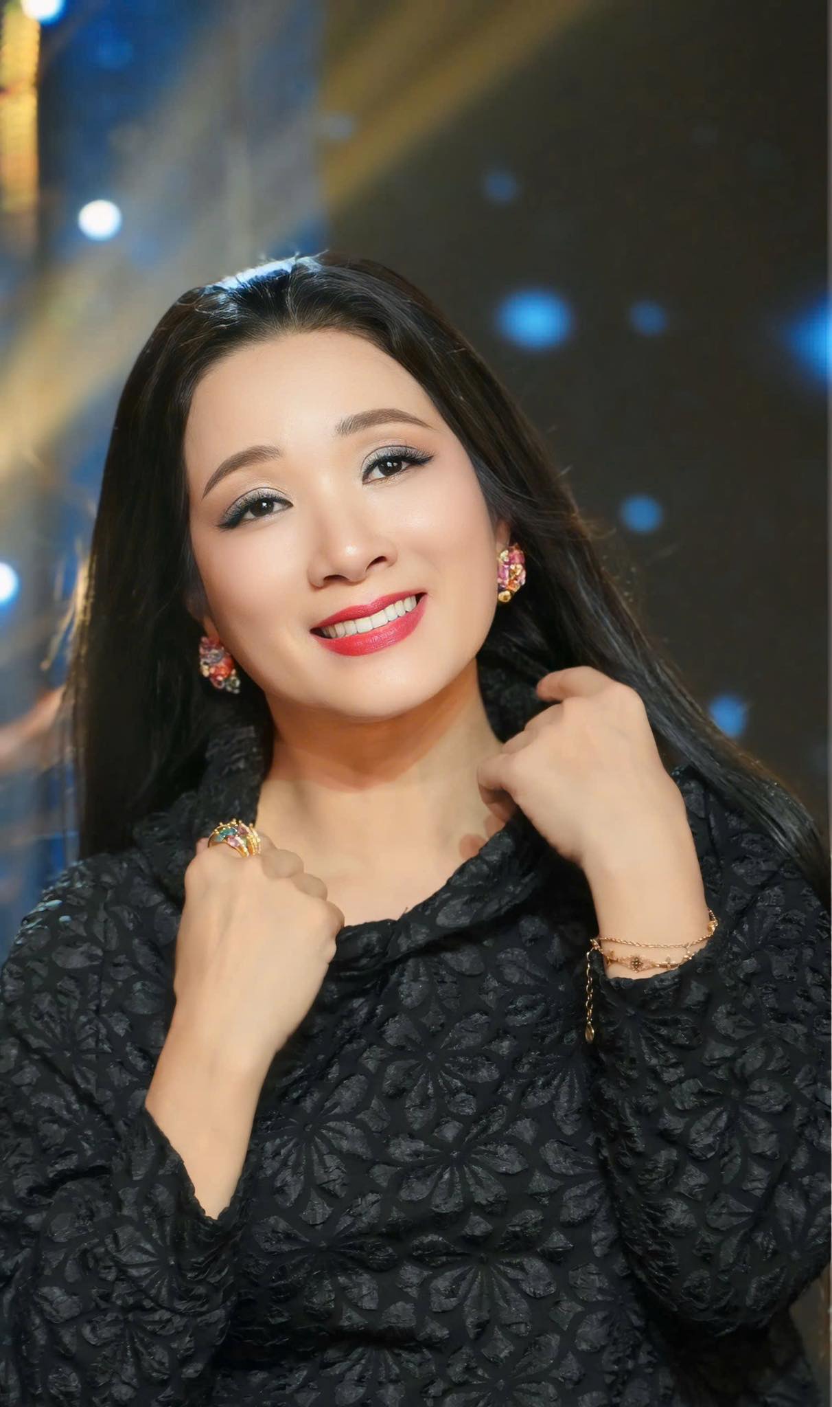 Việt Nam không có NSƯT nào U60 vẫn trẻ khủng khiếp thế này đâu: Đẹp không tỳ vết, bảo sao vẫn có người theo đuổi- Ảnh 4.