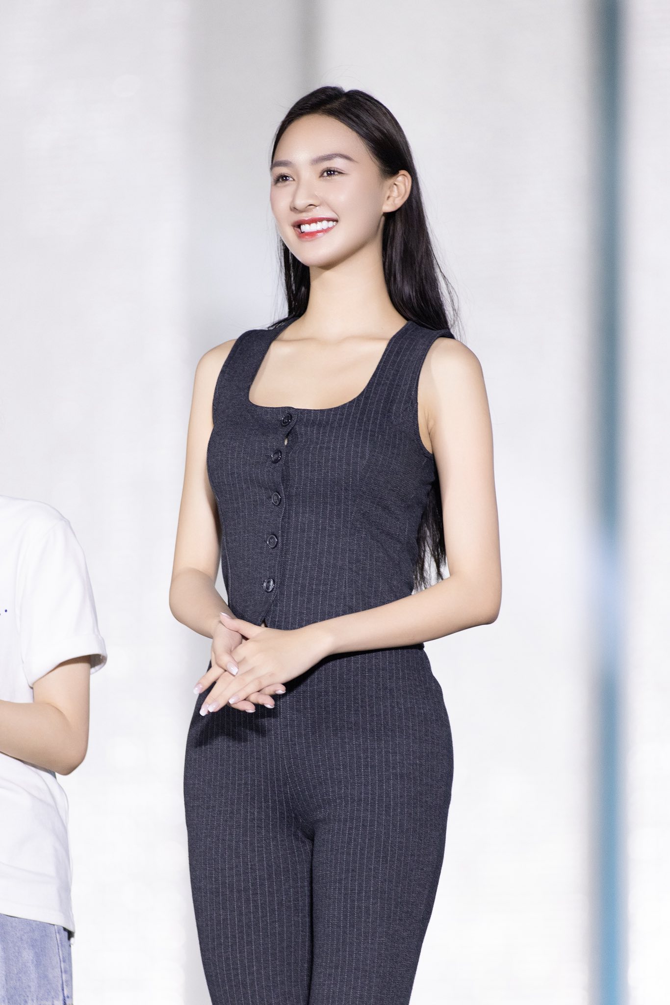 Gái đẹp 2K3 nghi hẹn hò Đình Bắc: Dính tin đồn yêu Hà Kino, mặt mộc như này bảo sao trở thành Á hậu- Ảnh 5.