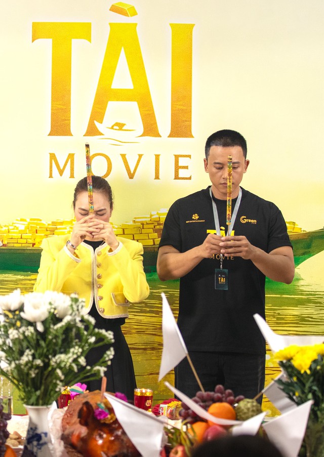 Phóng to bức ảnh chụp Mỹ Tâm và Mai Tài Phến, cả MXH hốt hoảng vì 1 chi tiết đáng sợ- Ảnh 4.