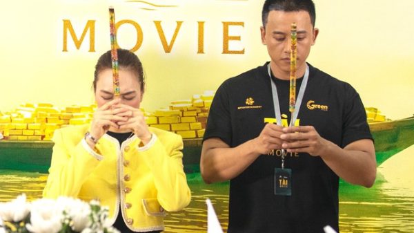 Phóng to bức ảnh chụp Mỹ Tâm và Mai Tài Phến, cả MXH hốt hoảng vì 1 chi tiết đáng sợ 6003426791353269289933067332239593625304772n 1765971588260 17659715886262045489504