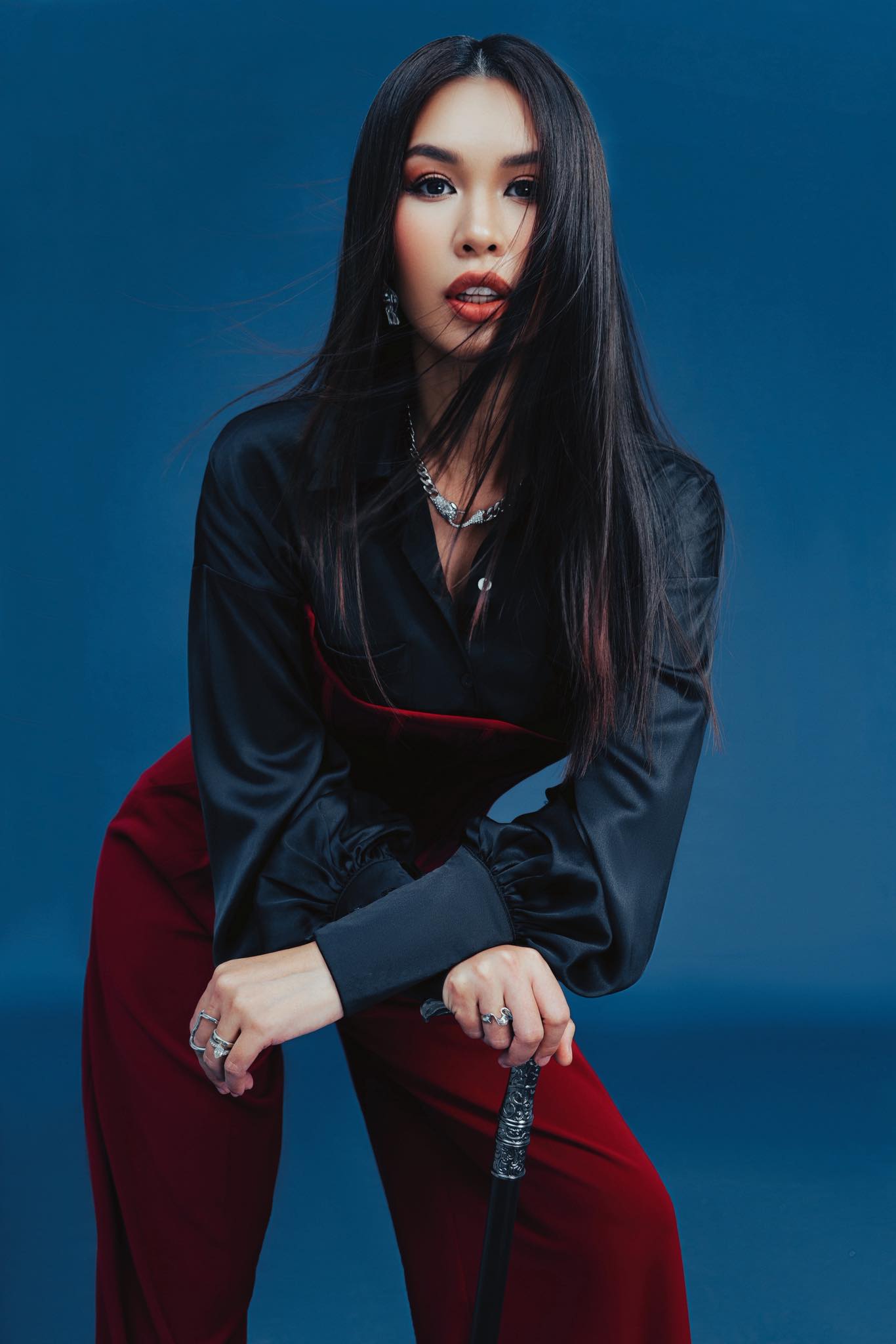 Đạo diễn Quang Dũng lên tiếng về việc tuyển trợ lý không lương: