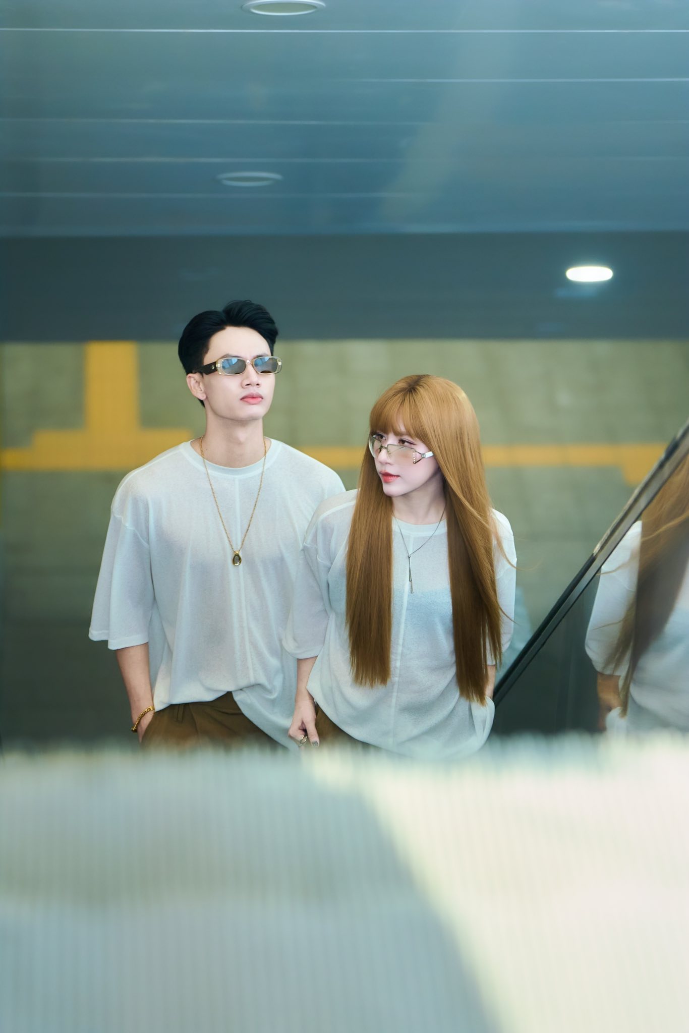 Bắt gặp cặp sao Vbiz công khai diện đồ đôi, ôm eo giữa sự kiện: Muốn chối không yêu nhau còn khó hơn lên trời- Ảnh 3.