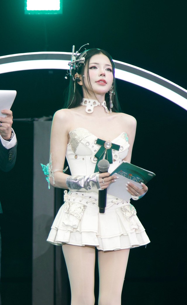 Mai Dora bất ngờ tung MV làm ca sĩ- Ảnh 1. Mai Dora bất ngờ tung MV làm ca sĩ- Ảnh 1.