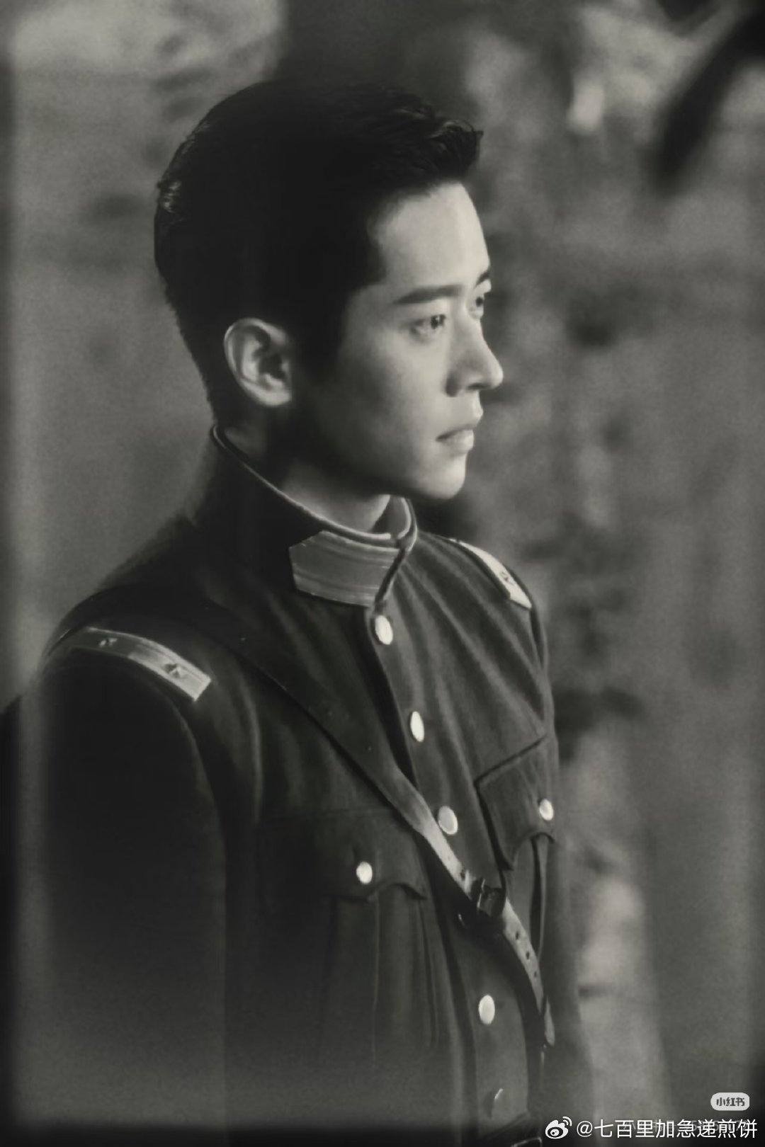 Nhìn mỹ nam này phải thốt lên “Hoàng tử thời dân quốc”: Khí chất vương giả ăn vào máu, đẹp không chừa phần ai- Ảnh 2.