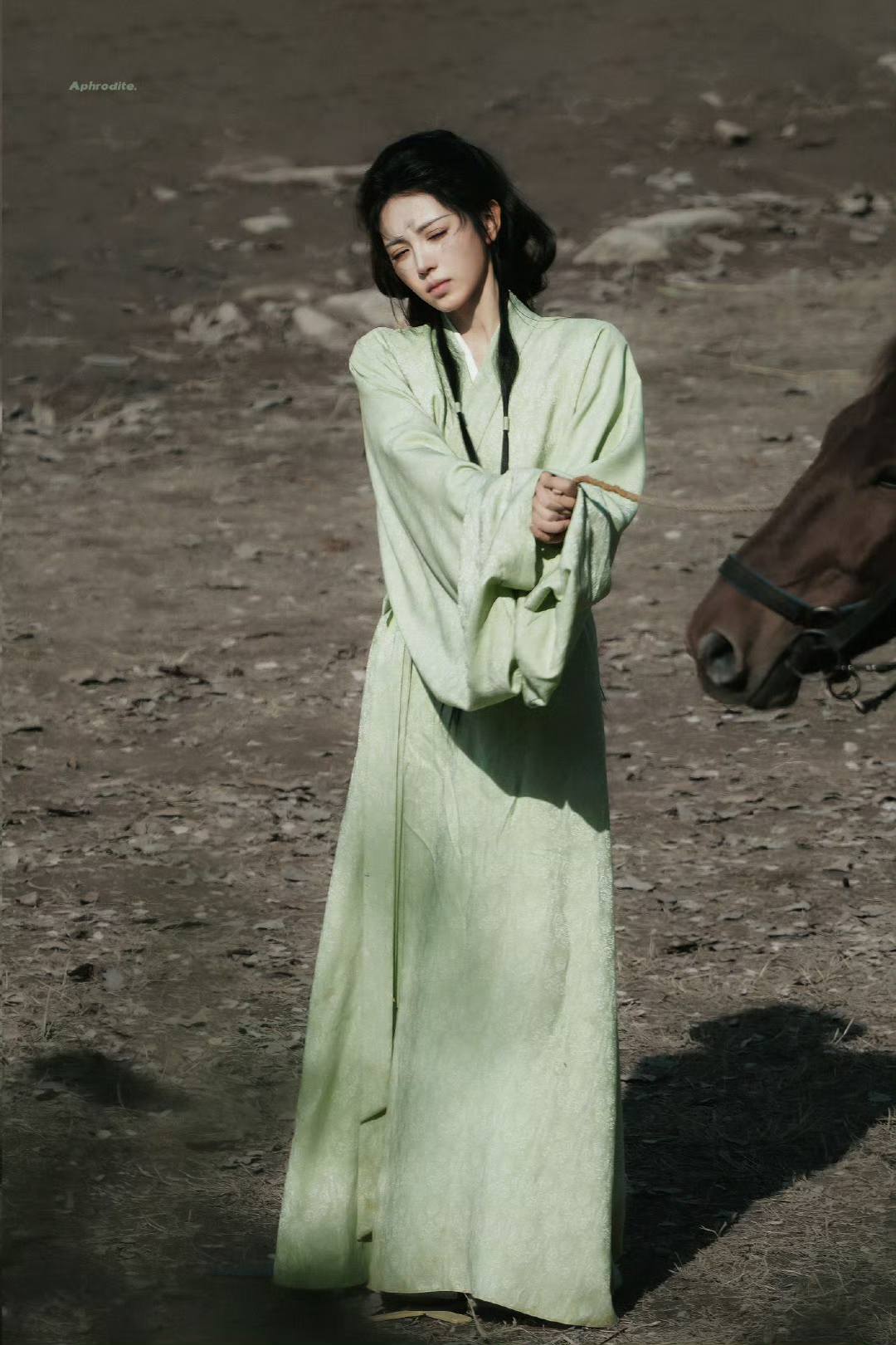 Chưa thấy ai bị đánh bầm dập lại đẹp gấp 100 lần như mỹ nhân này: Visual sang xịn mịn, càng thảm càng phong thần- Ảnh 4.