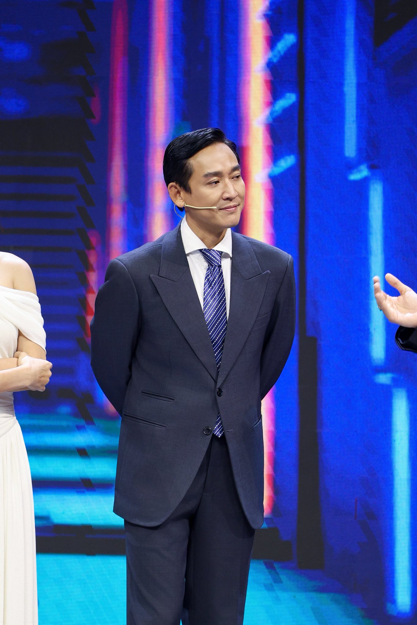 Cặp sao Việt tái hợp sau 11 năm khiến netizen khóc hết nước mắt: Toàn chiến thần nhan sắc, trẻ gì mà trẻ lâu thế- Ảnh 4. Cặp sao Việt tái hợp sau 11 năm khiến netizen khóc hết nước mắt: Toàn chiến thần nhan sắc, trẻ gì mà trẻ lâu thế- Ảnh 4.