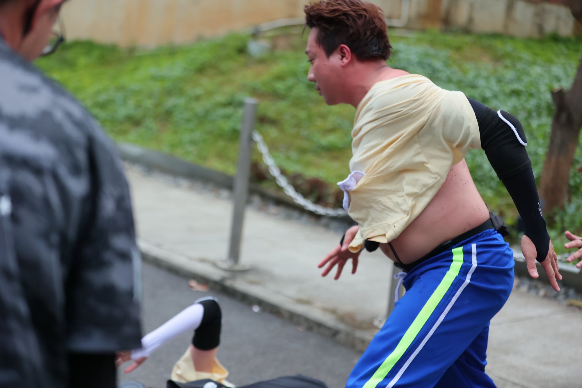 Trấn Thành bị bắt quả tang lúc 2 giờ sáng- Ảnh 5.