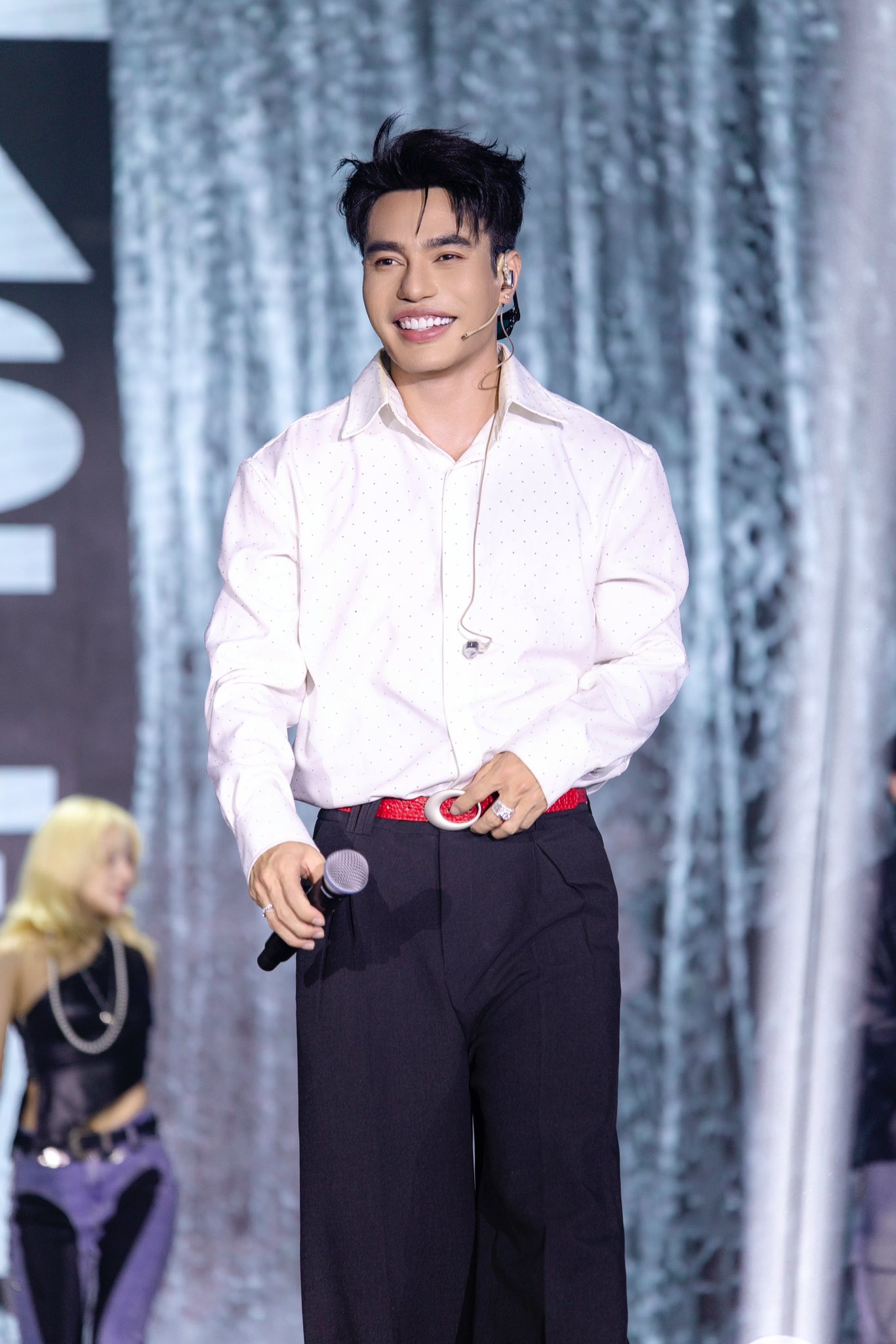 Lê Dương Bảo Lâm hành xử chẳng giống ai- Ảnh 2.