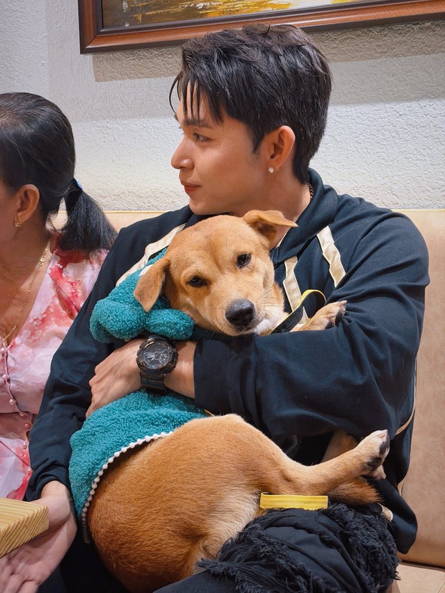 Ấm lòng dịp đầu năm: Gia đình Haha gặp chú thím Chín Cường, khoảnh khắc chung khung hình gây chú ý- Ảnh 3.