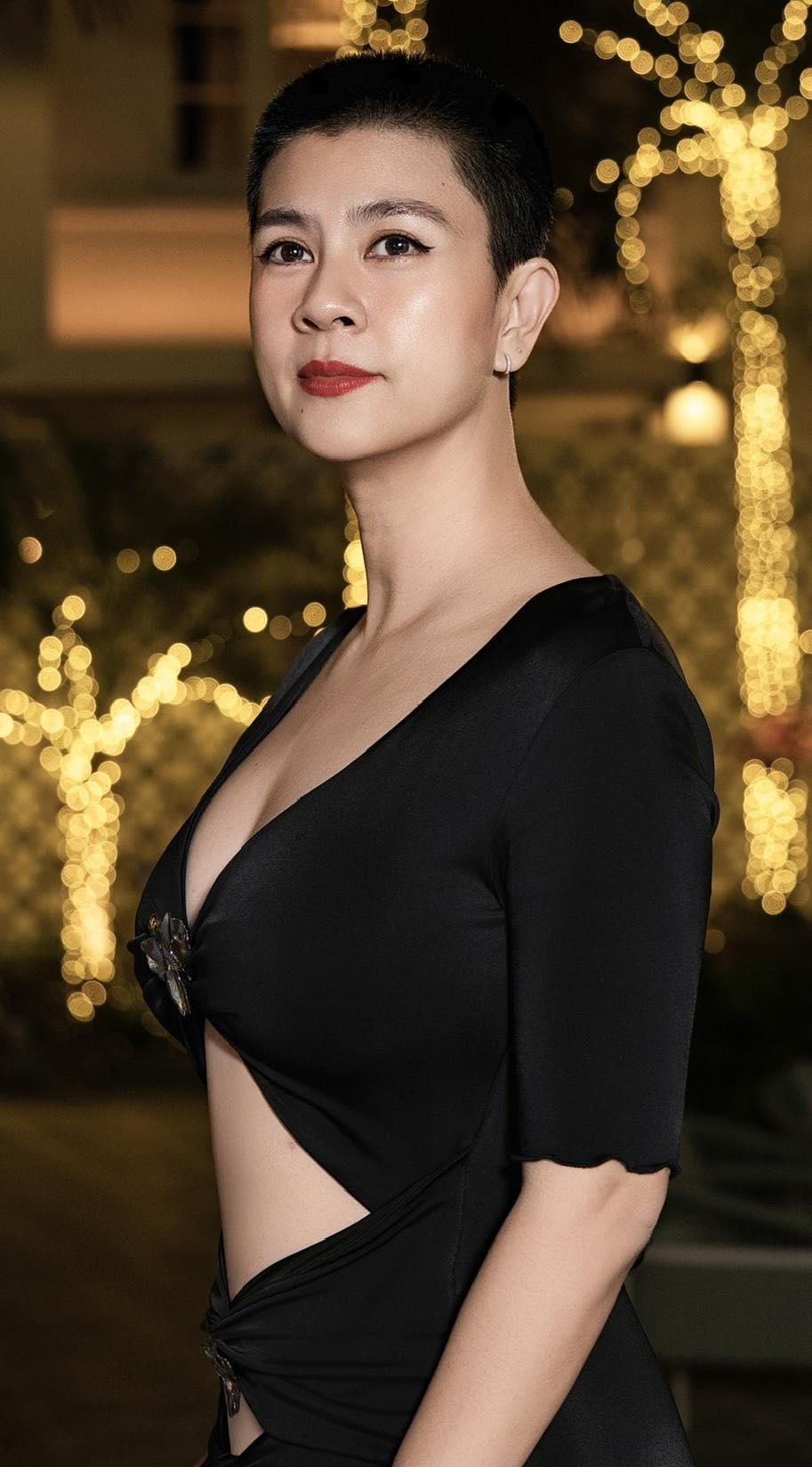 "Nữ hoàng phòng vé" một thời: Từ bán xôi vỉa hè đến chủ chuỗi nhà hàng sang trọng, U50 đột ngột thay đổi 61062326537718101996375432042047545905521858n 1769348946353 1769348946562318414404