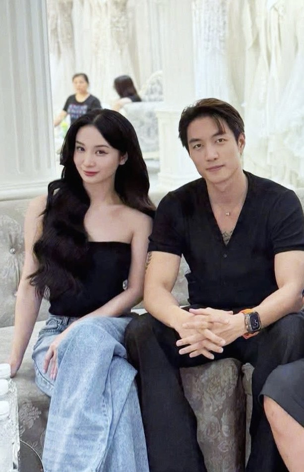 Vbiz có cặp sao nghi