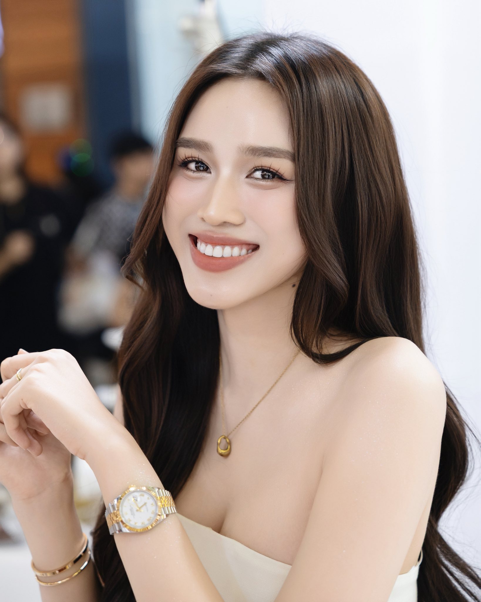 Bị mỉa mai mua thức ăn sẵn để quay vlog