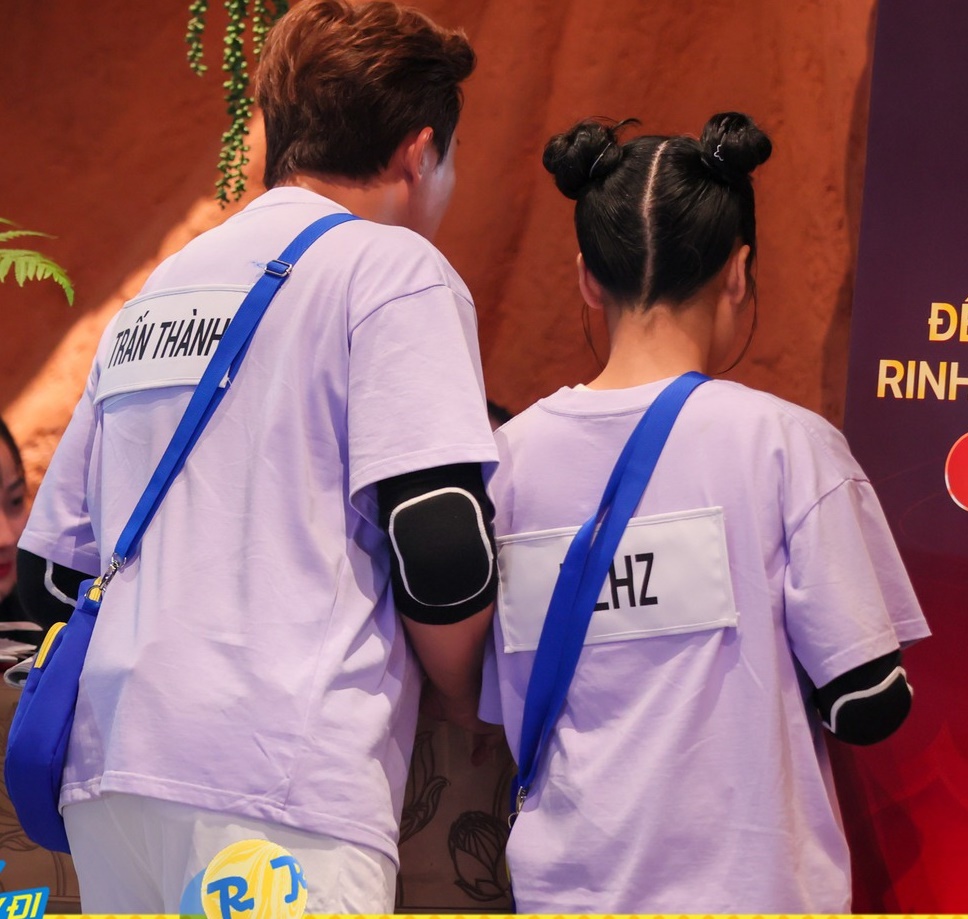 52Hz dán bảng tên ở vùng nhạy cảm tại Running Man Việt, bị nói