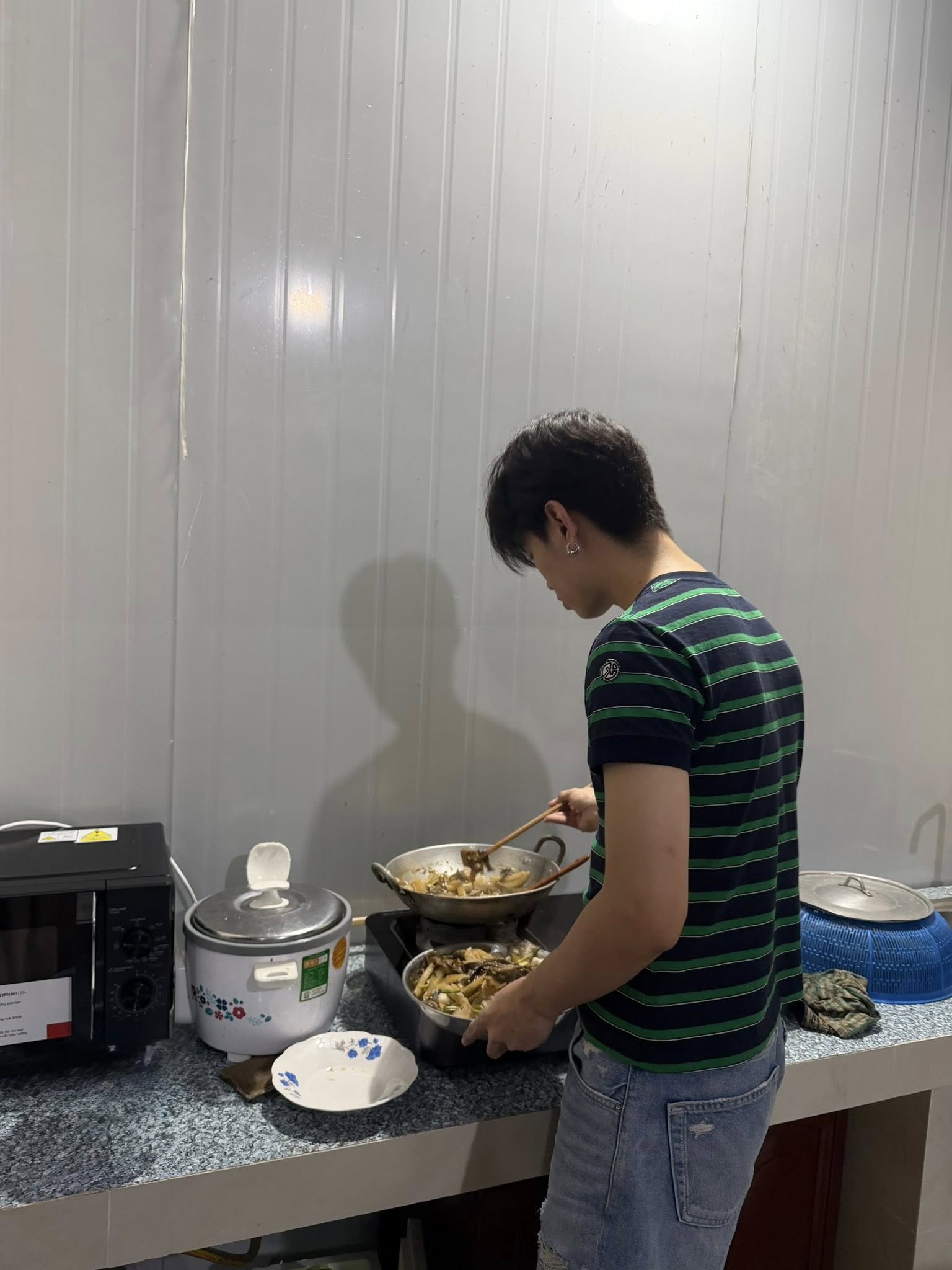 Em gái Trấn Thành về quê bạn trai rapper, để lộ mối quan hệ với