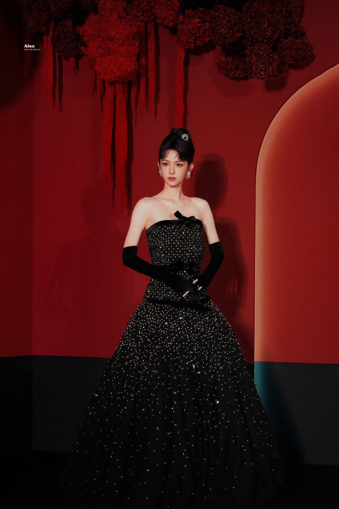 Showbiz có 1000 thiên kim tiểu thư thì mỹ nhân này vẫn là số 1: Sang từ tận xương tủy, đẹp chấn động thế gian- Ảnh 3.