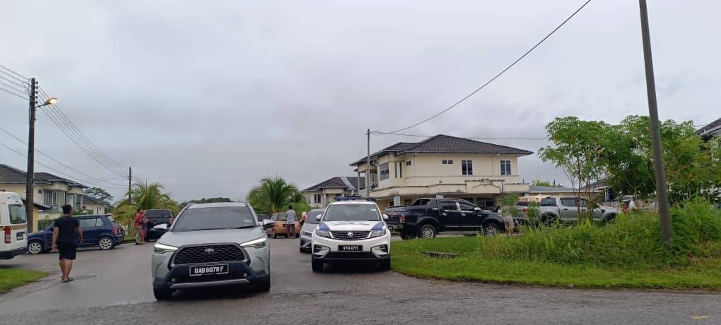 Hai vợ chồng hiệu trưởng được phát hiện tử vong trong phòng ngủ, người chồng mới được bổ nhiệm- Ảnh 2.