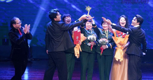 Cánh Diều 2025: Mưa Đỏ và Mang Mẹ Đi Bỏ thắng lớn, 1 phim Việt giờ vàng làm nên bất ngờ 6175232821222171966823682016622264040491473384n 1768503433411 1768503434374956652318 75 0 829 1440 crop 17685034803671272248790jpg