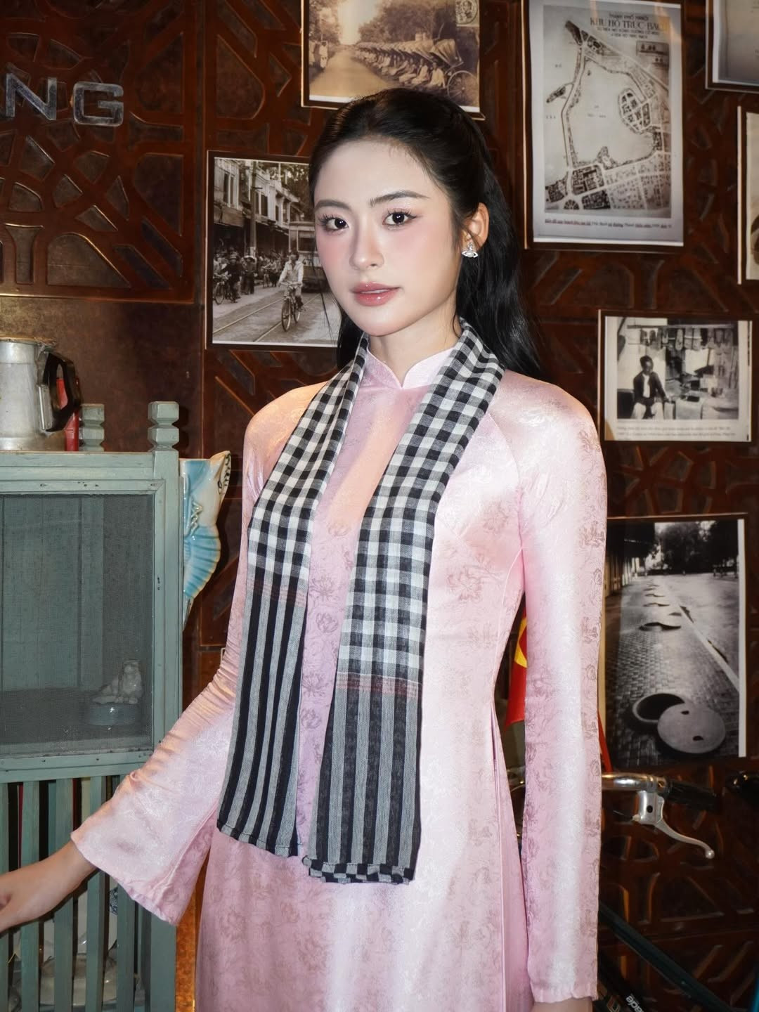 Dàn hoa, á hậu khoe dáng với áo dài Tết- Ảnh 15.