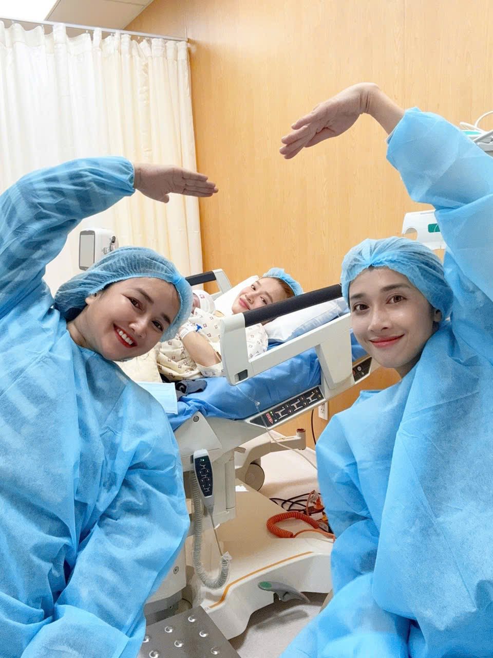 Bức ảnh hé lộ nhan sắc thật của Nhã Phương khi sinh con thứ 3- Ảnh 2. Bức ảnh hé lộ nhan sắc thật của Nhã Phương khi sinh con thứ 3- Ảnh 2.