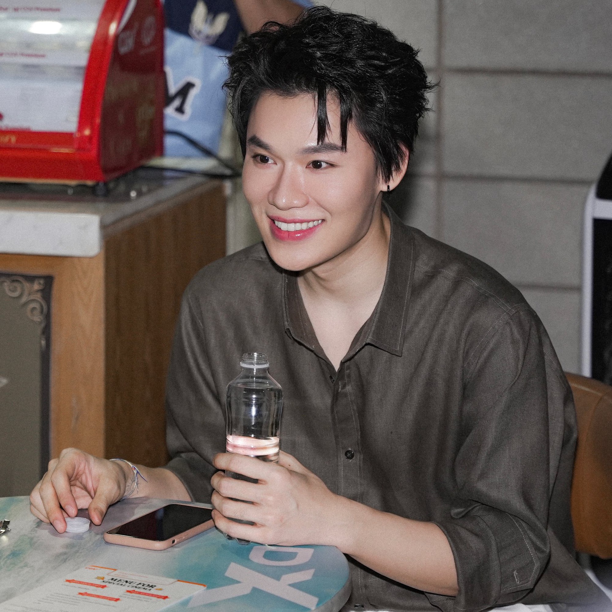 Mỹ nam Việt gây sốc vì giả gái đẹp chấn động, đến cả Việt Hương cũng không thể nhận ra người quen- Ảnh 4.