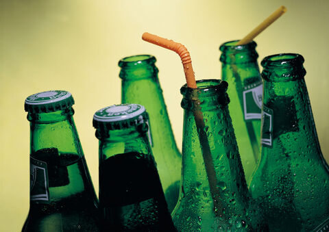 Tại sao những chai bia nhất định phải là màu nâu hoặc xanh lá? Đằng sau nó là cả 1 sự thật thú vị- Ảnh 3.