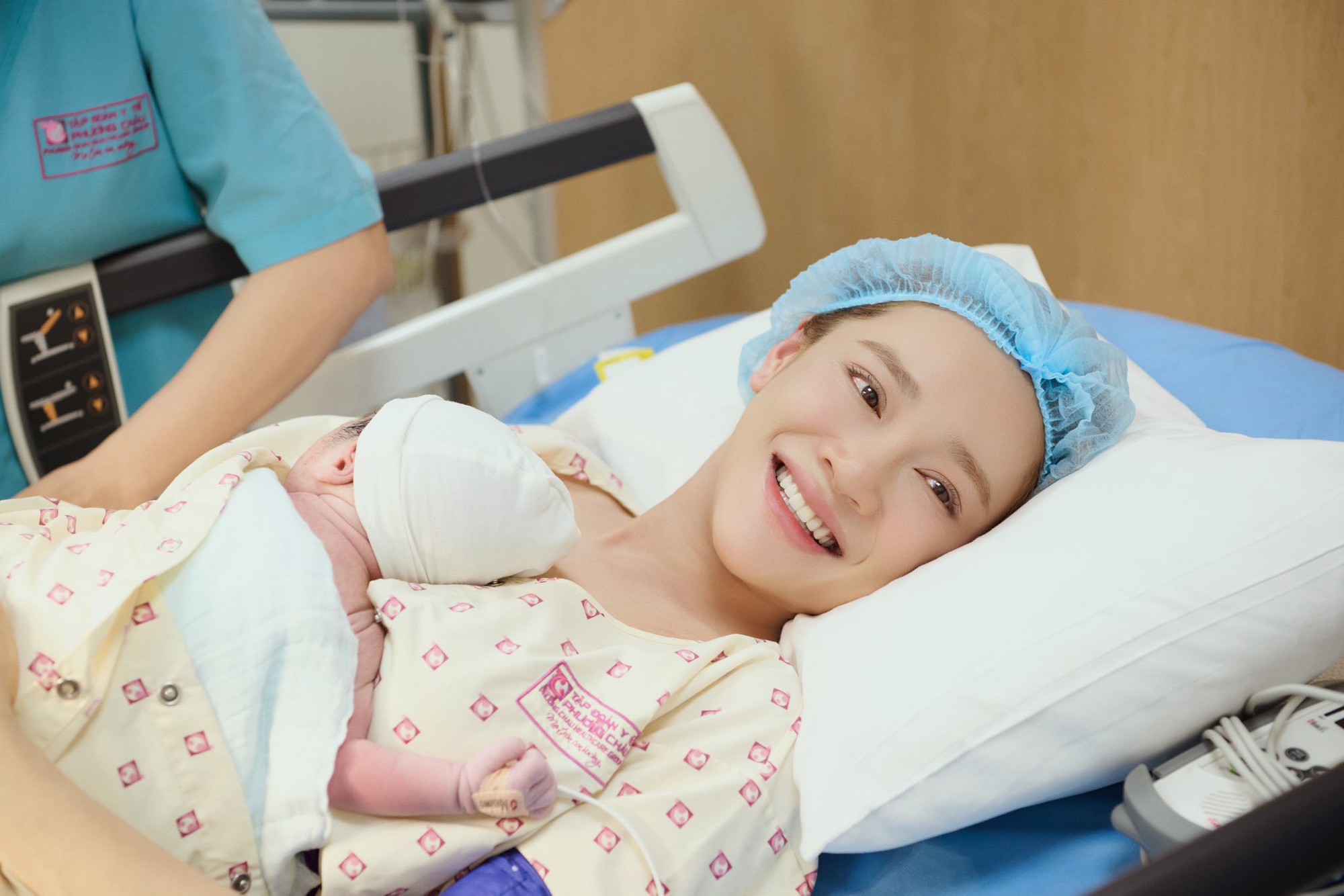 Không thể tin đây là vóc dáng của Nhã Phương sau 2 tuần sinh con- Ảnh 2.