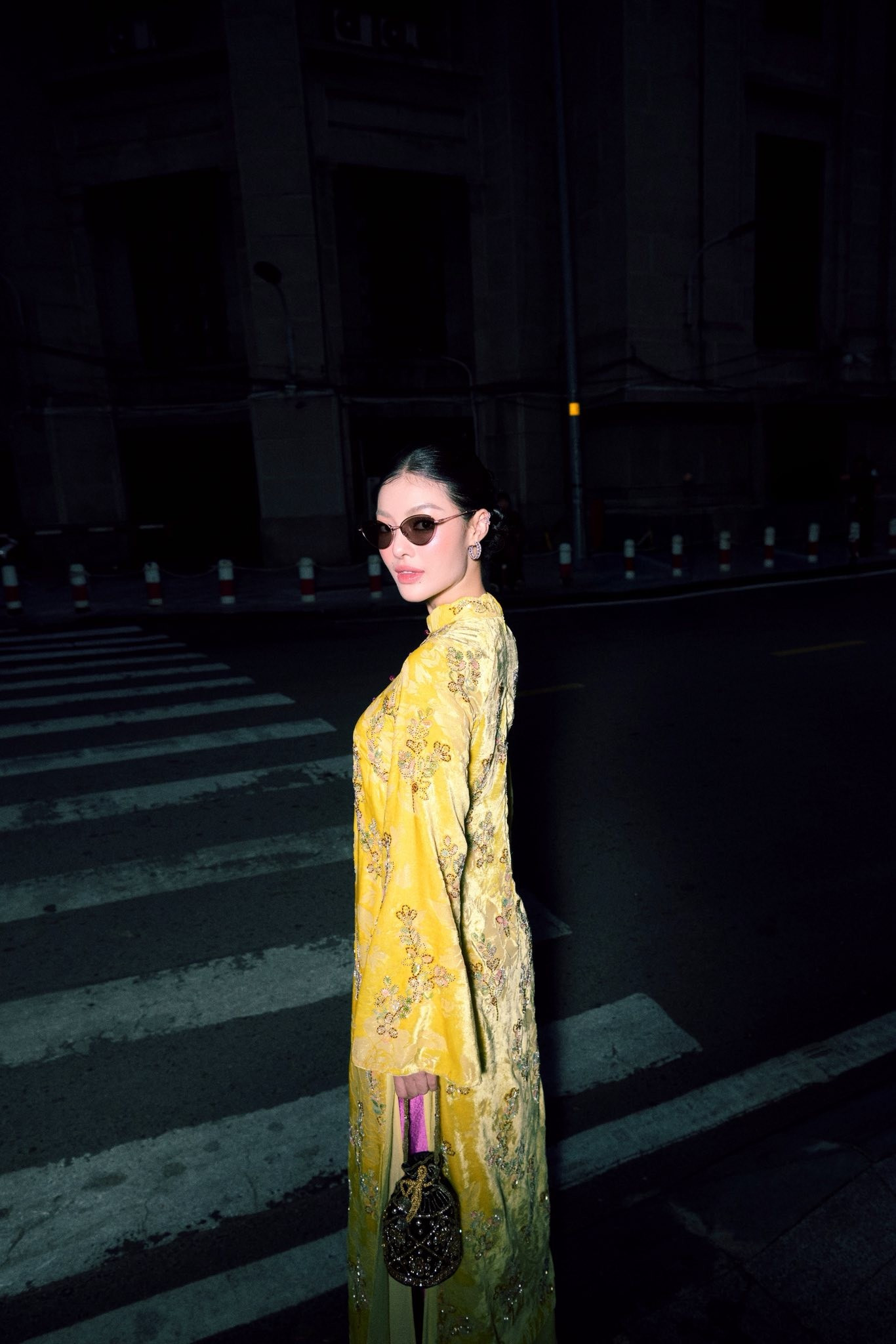 Dàn hoa, á hậu khoe dáng với áo dài Tết- Ảnh 22.