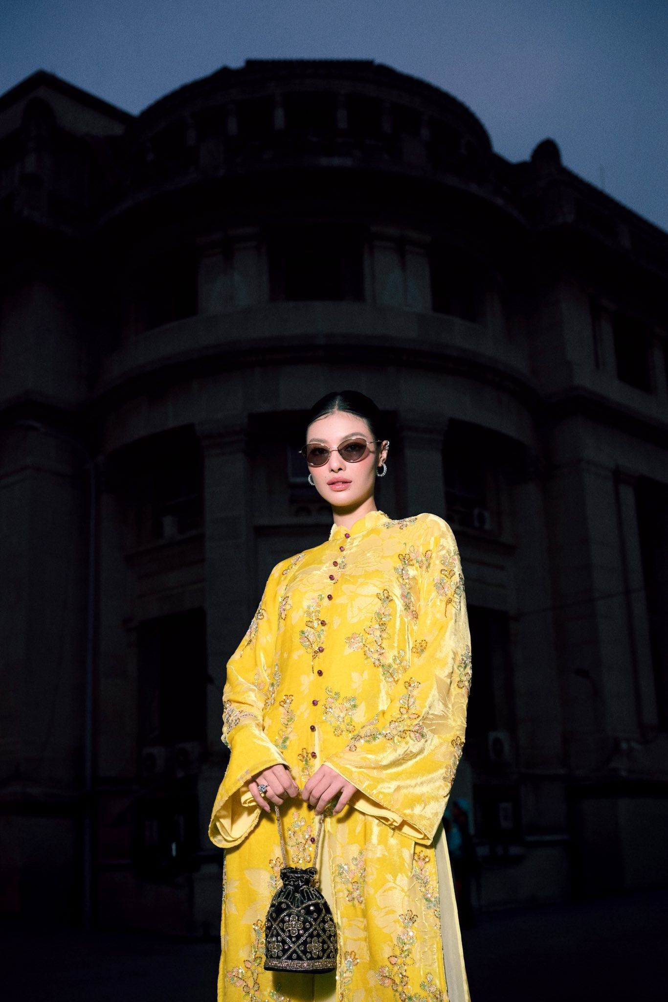 Dàn hoa, á hậu khoe dáng với áo dài Tết- Ảnh 23.