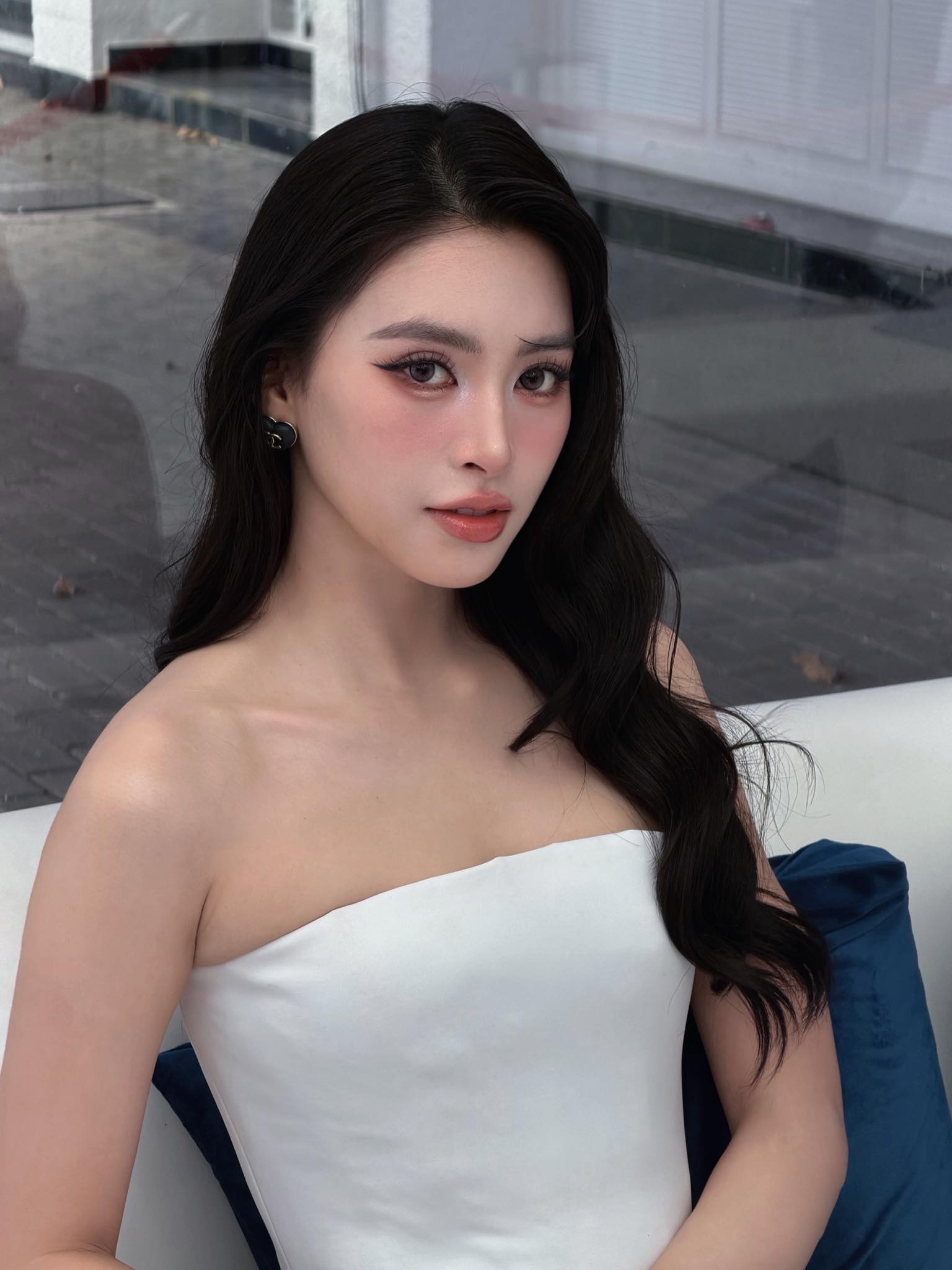 Phản ứng gây tranh cãi của Sĩ Thanh giữa ồn ào tham dự sự kiện có logo app cá độ- Ảnh 4.