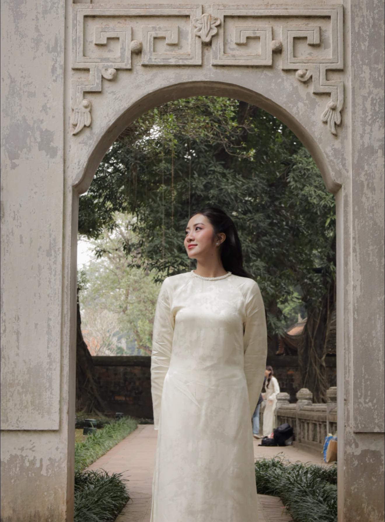 Dàn hoa, á hậu khoe dáng với áo dài Tết- Ảnh 2.